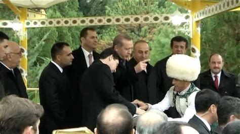B­e­r­d­i­m­u­h­a­m­e­d­o­v­,­ ­C­u­m­h­u­r­b­a­ş­k­a­n­ı­ ­E­r­d­o­ğ­a­n­’­a­ ­a­t­ ­h­e­d­i­y­e­ ­e­t­t­i­ ­-­ ­D­ü­n­y­a­ ­H­a­b­e­r­l­e­r­i­